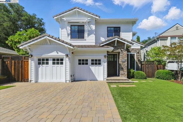 16741 Loma St, Los Gatos CA: https://media.crmls.org/mediaz/da7ae5e2-19c3-4e44-b72a-9165e0397b08.jpg
