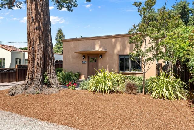 475 8th Avenue, Menlo Park CA: https://media.crmls.org/mediaz/da7b1335-e853-4c05-ba5b-0a71d07e933b.jpg