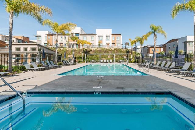 Detail Gallery Image 6 of 30 For 953 Radcliffe Trl, Vista,  CA 92081 - 2 Beds | 2 Baths