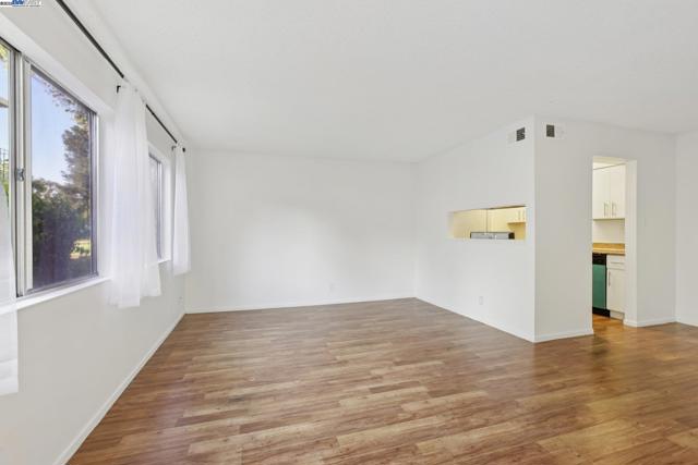 1042 Mohr Ln, Concord CA: https://media.crmls.org/mediaz/da7ba0d3-a228-47e8-81ad-2f9fa1147f99.jpg