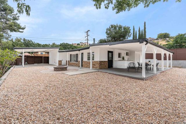 9376 Starcrest Dr, Santee CA: https://media.crmls.org/mediaz/da7bc4b5-8001-4b05-b288-d82f32641b38.jpg