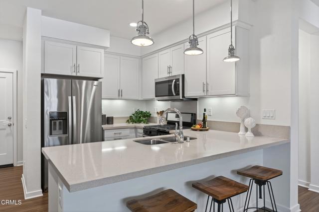 139 Farmhouse Drive, Simi Valley CA: https://media.crmls.org/mediaz/da7c203e-55ca-4b6e-91d5-097c26e4678a.jpg