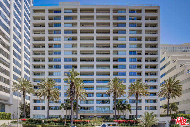 1221 W OCEAN Avenue, Santa Monica CA: https://media.crmls.org/mediaz/da7c69d7-ae88-4a8c-b785-c39a29fbf3f9.jpg
