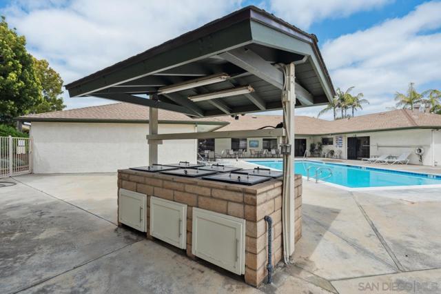 1831 Nova Gln, Escondido CA: https://media.crmls.org/mediaz/da7c9e21-1d7b-4382-a359-1138e3f3f28e.jpg