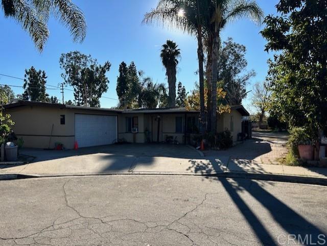 Detail Gallery Image 1 of 4 For 905 Martin Dr., Escondido,  CA 92026 - 3 Beds | 1/1 Baths