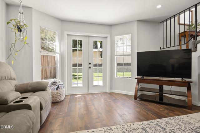 12-web-or-mls-UpmarketMedia_9941Bass-48