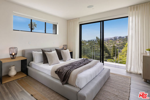 5751 Valley Oak Drive, Los Angeles CA: https://media.crmls.org/mediaz/da7e5b64-71c7-4e07-af24-31cce9d9aa59.jpg