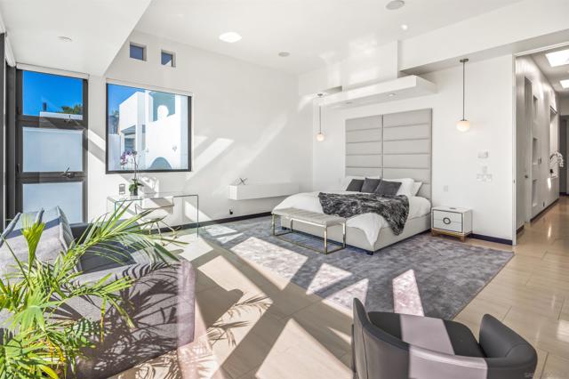 3515 Union St, San Diego CA: https://media.crmls.org/mediaz/da7f750f-507a-469b-81a2-d9f96c8b5aa5.jpg