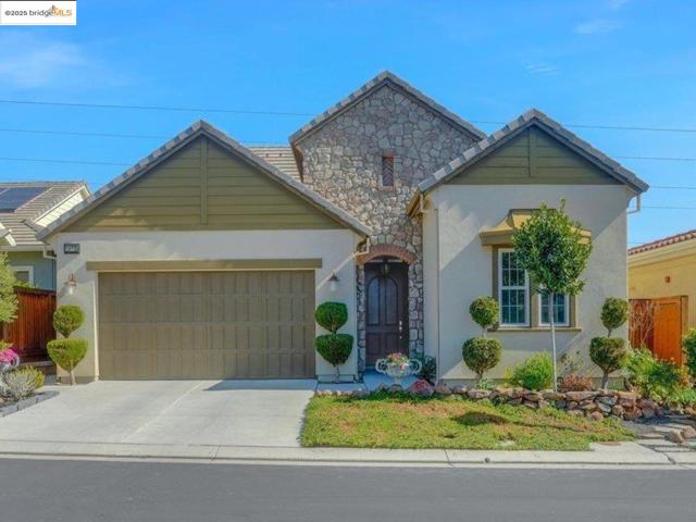 1577 Chianti LN, Brentwood CA: https://media.crmls.org/mediaz/da801863-8bf9-4e0d-bbdb-f6418bb703eb.jpg