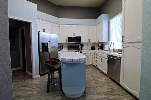 778 Mission Ridge Drive, Manteca CA: https://media.crmls.org/mediaz/da80216f-7729-41e8-9293-eed15b737886.jpg