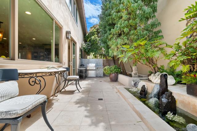 2885 Caminito Merion, La Jolla CA: https://media.crmls.org/mediaz/da80c7e2-e4cb-4c91-9b9e-419f5412bac8.jpg