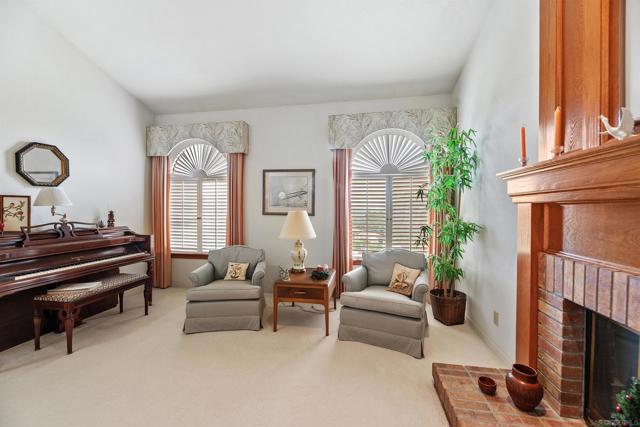 12982 Polvera Ct, San Diego CA: https://media.crmls.org/mediaz/da80f4d3-8cbd-4053-b7ef-dc3c397c7eae.jpg