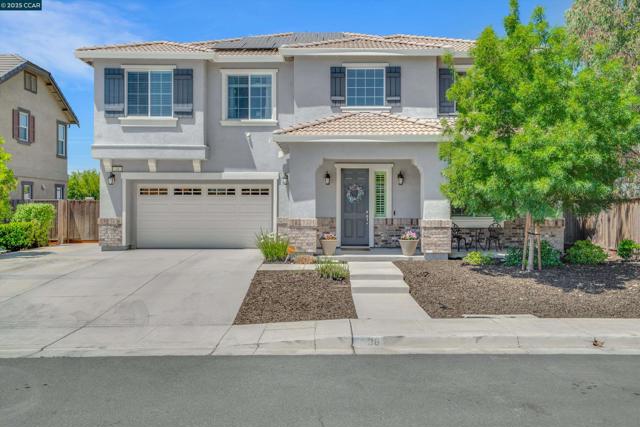 38 Pato Ct, Oakley CA: https://media.crmls.org/mediaz/da8117a5-0f13-41e1-b972-a5f9cd925569.jpg