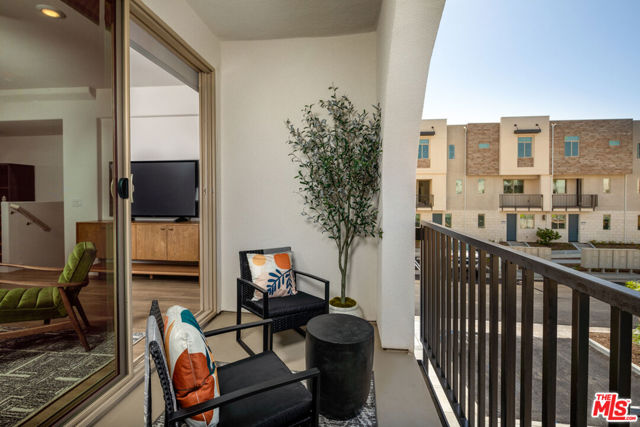 1483 W Vista Way, San Pedro CA: https://media.crmls.org/mediaz/da8260df-a087-4dcf-b37e-bc7b316ff6bc.jpg