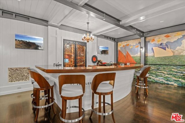 804 N Elm Drive, Beverly Hills CA: https://media.crmls.org/mediaz/da829334-914e-43c0-bbde-3a1328ac8b07.jpg