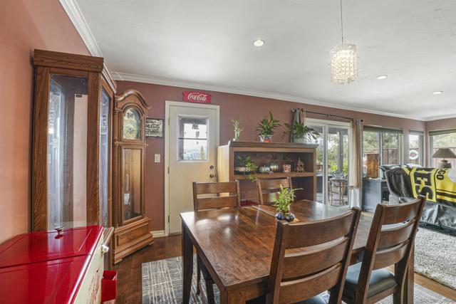 1867 Guilder Gln, Escondido CA: https://media.crmls.org/mediaz/da82a5f9-f6f2-4f89-bf41-33c20b4a12ff.jpg