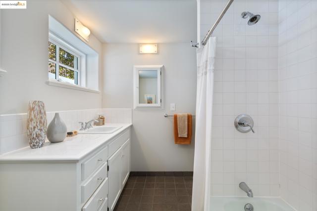 2583 Buena Vista Way, Berkeley CA: https://media.crmls.org/mediaz/da830809-4717-4738-9032-453b95a201a1.jpg
