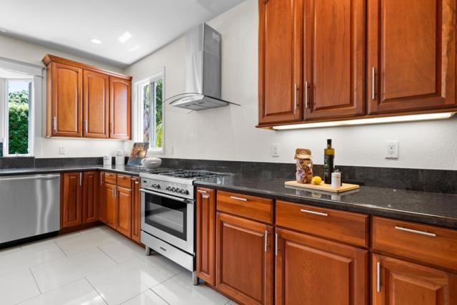 422 Mccormick Avenue, Capitola CA: https://media.crmls.org/mediaz/da846e67-22ce-4429-8513-fc80a616c591.jpg