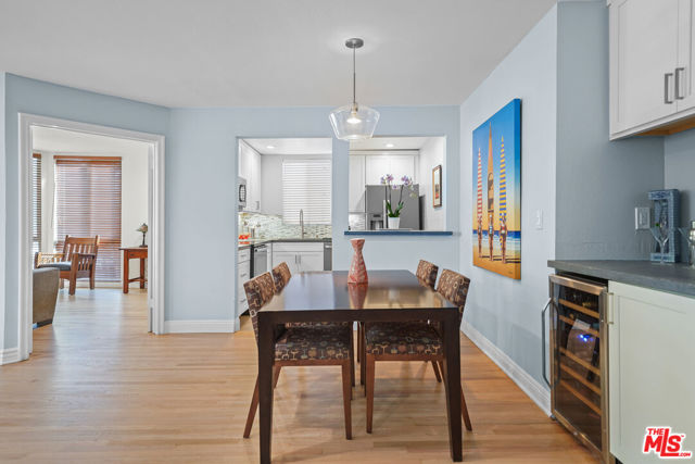 8530 Holloway Drive, West Hollywood CA: https://media.crmls.org/mediaz/da84be32-cf6f-40c0-8acf-2a12a6815999.jpg