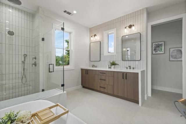 1303 American Way, Menlo Park CA: https://media.crmls.org/mediaz/da853962-6029-491d-9951-cc1f508f75f4.jpg