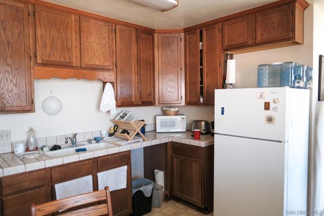 4757 Kensington Dr, San Diego CA: https://media.crmls.org/mediaz/da85af5b-5472-4c7a-834f-6f54a624e3be.jpg