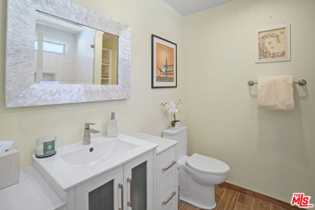 6505 Dume Drive, Malibu CA: https://media.crmls.org/mediaz/da85dc42-e3f5-4eb9-ab9f-bf20dee1d61b.jpg