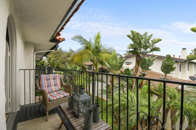 4116 Loma Riviera Ln, San Diego CA: https://media.crmls.org/mediaz/da862009-7a83-4333-a042-28d9472da987.jpg