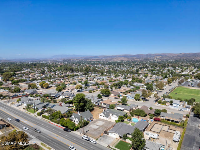 2327 Royal Avenue, Simi Valley CA: https://media.crmls.org/mediaz/da865d14-b002-44f0-9421-119477d9166e.jpg