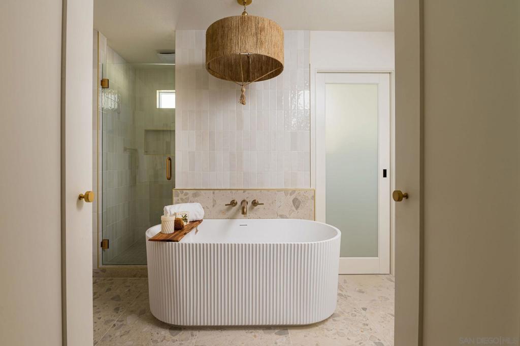 1551 Burgundy Rd - photo 18