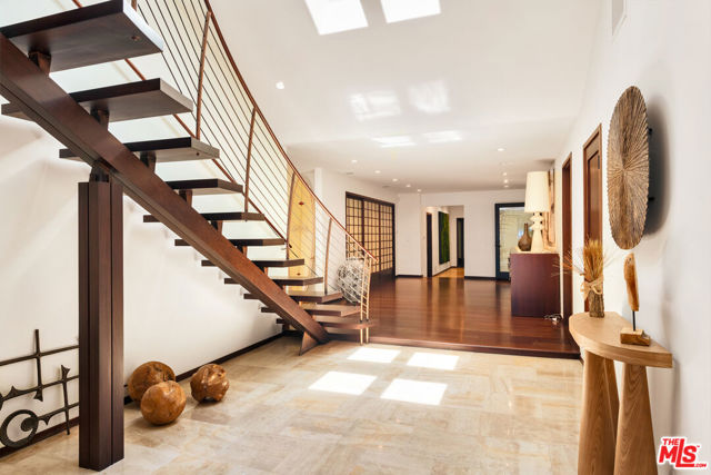 7221 Birdview Avenue, Malibu CA: https://media.crmls.org/mediaz/da86b99e-bf03-4660-8e6f-955b556658d2.jpg