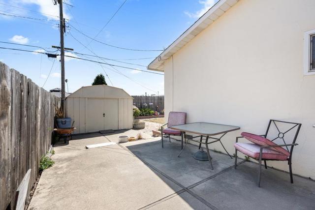 582 E Alvin Drive, Salinas CA: https://media.crmls.org/mediaz/da87a04b-96d5-4b18-937f-2ce519184f3e.jpg