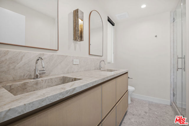 426 Arnaz Drive, Los Angeles CA: https://media.crmls.org/mediaz/da87ca55-61e7-4c01-84b7-9256f2d87309.jpg