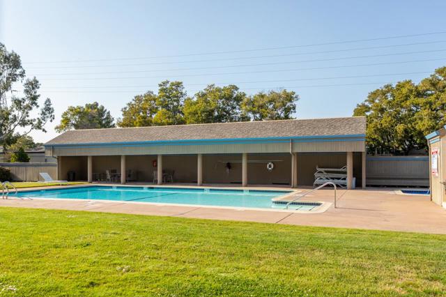 815 Sea Spray Lane, Foster City CA: https://media.crmls.org/mediaz/da87efac-0a8c-4f22-b663-77dacf600467.jpg
