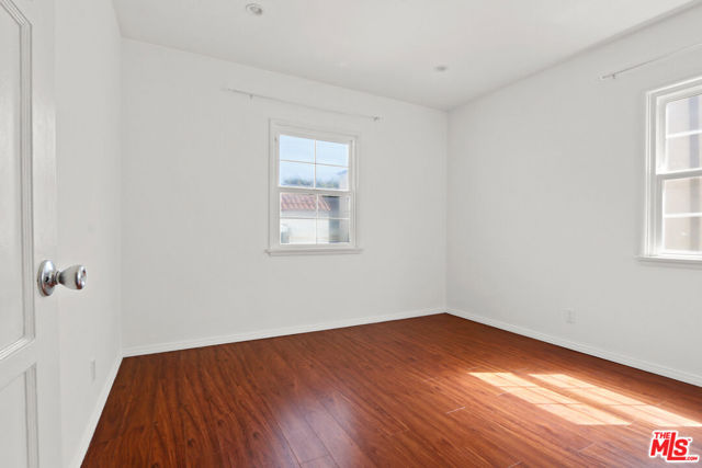 8521 Saturn Street, Los Angeles CA: https://media.crmls.org/mediaz/da883c80-87f3-480e-a246-986d2f72bb63.jpg