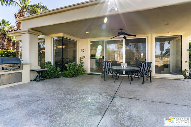 55586 Southern, La Quinta CA: https://media.crmls.org/mediaz/da888e40-223d-4b2c-aac0-033b57141b03.jpg
