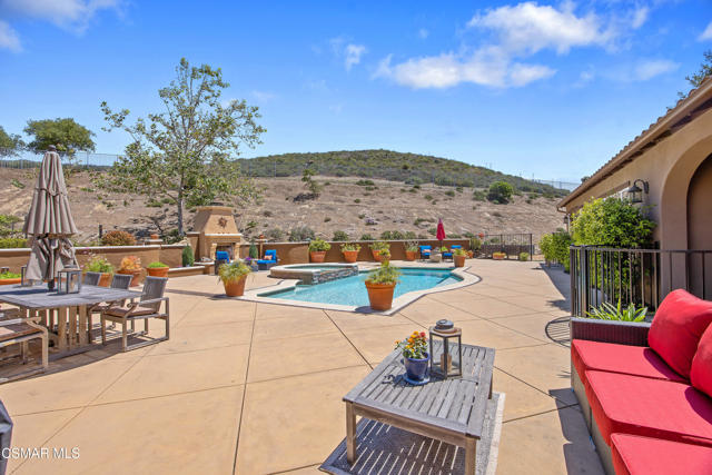 5309 Via Rincon, Newbury Park CA: https://media.crmls.org/mediaz/da89ccf8-65ed-49be-be4b-33c4679b1d92.jpg