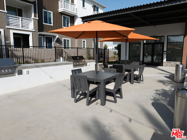 1483 W Vista Way, San Pedro CA: https://media.crmls.org/mediaz/da89e3b3-2e10-435e-91ad-81a690dc9488.jpg