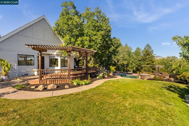 15 Blemer Ct, Danville CA: https://media.crmls.org/mediaz/da8ac5c8-98e0-4b46-a30d-d3f6cb0887f2.jpg