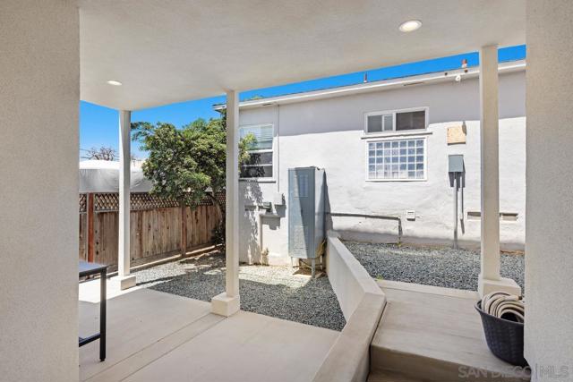 4467 Long Branch Ave, San Diego CA: https://media.crmls.org/mediaz/da8b3e5d-082c-4013-955a-c8e01126ad84.jpg