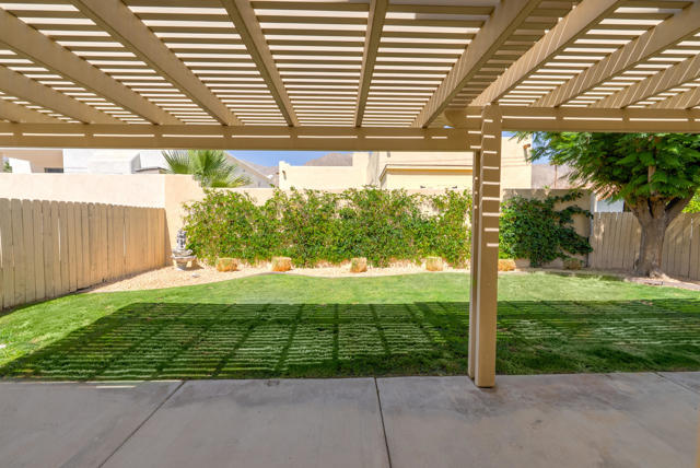 53215 Avenida Alvarado, La Quinta CA: https://media.crmls.org/mediaz/da8b82ac-bef9-4f49-82cb-93f5ab826c2e.jpg