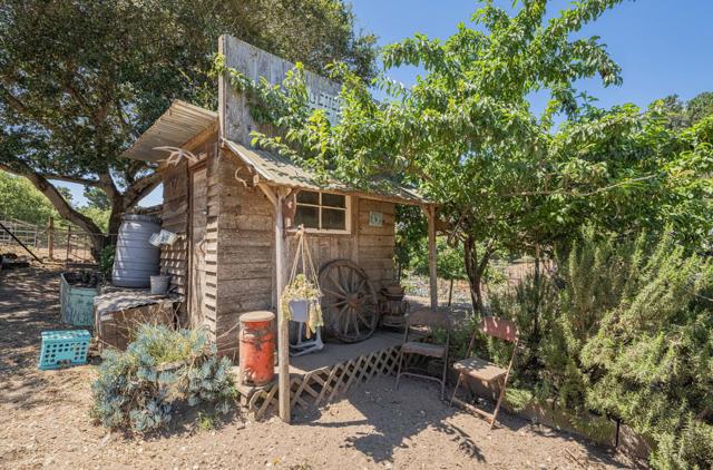 9180 Coker Road, Salinas CA: https://media.crmls.org/mediaz/da8b9260-07a0-4f56-a649-886c87b00326.jpg