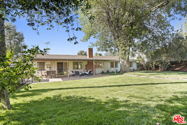20338 Coulson Street, Woodland Hills CA: https://media.crmls.org/mediaz/da8be85b-12fc-4c7b-97d0-6e7ac27c085f.jpg
