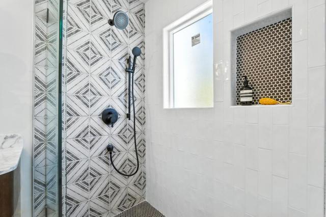 1165 Clinton Street, Redwood City CA: https://media.crmls.org/mediaz/da8bfb1d-f7c5-4509-8d6a-75b930826fbc.jpg