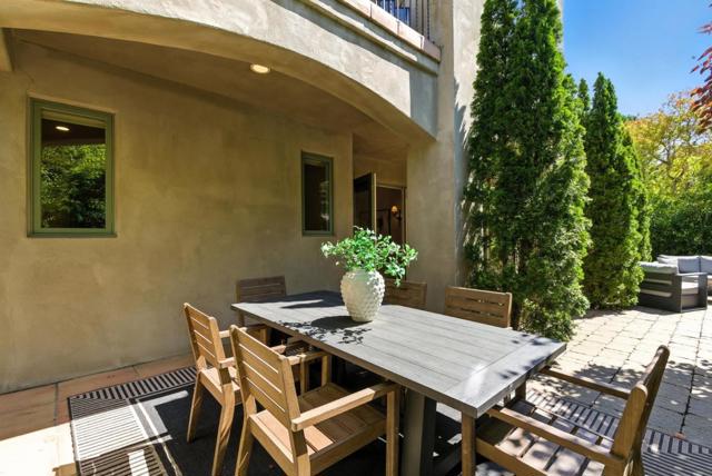 45 Sneckner Court, Menlo Park CA: https://media.crmls.org/mediaz/da8c1b27-337d-441e-a3b2-10616d384c5b.jpg