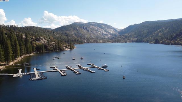 23875 Marshall Way, Twain Harte CA: https://media.crmls.org/mediaz/da8cd906-0f65-40cd-abca-b19270d125ad.jpg