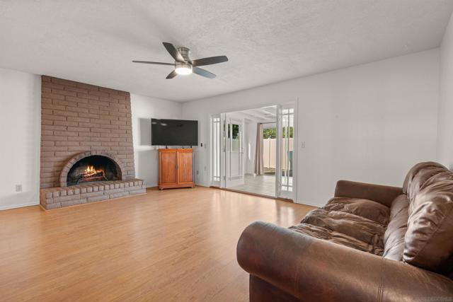 9447 Medina Dr, Santee CA: https://media.crmls.org/mediaz/da8d5c30-8cda-4298-b7aa-06303b116d83.jpg