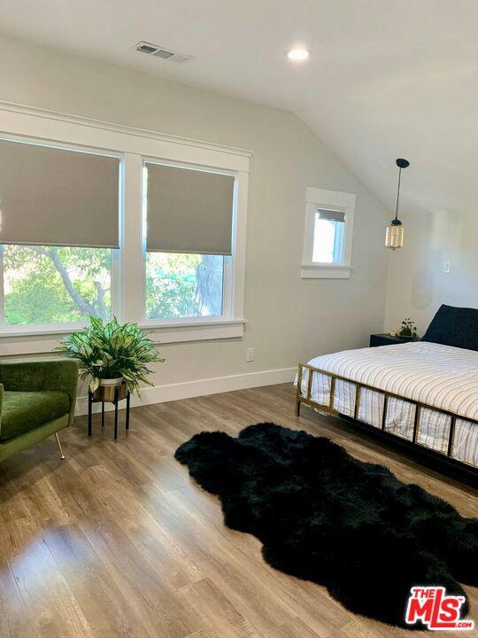 1319 12th Avenue, Los Angeles CA: https://media.crmls.org/mediaz/da8d9186-f87f-4d53-9e1a-72099607d0bd.jpg