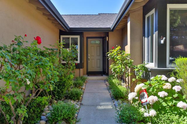 970 W 6th Street, Gilroy CA: https://media.crmls.org/mediaz/da8dd815-755b-40dc-abd7-368d76eb22b0.jpg