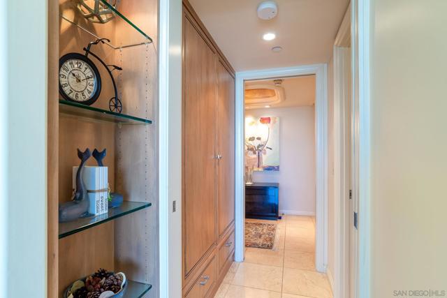 Image 26 of 46 For 1810 Avenida Del Mundo  703