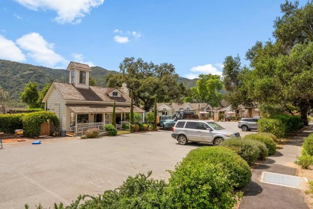 31475 Via Las Rosas, Carmel Valley CA: https://media.crmls.org/mediaz/da9021bd-acef-4a1d-934c-4872725581d8.jpg